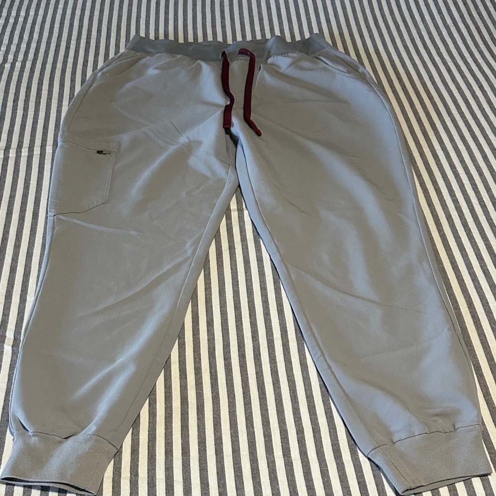 Women’s figs  Gray Jogger scrub Pants